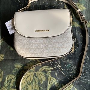 MICHAEL KORS Half Dome Crossbody in cream
